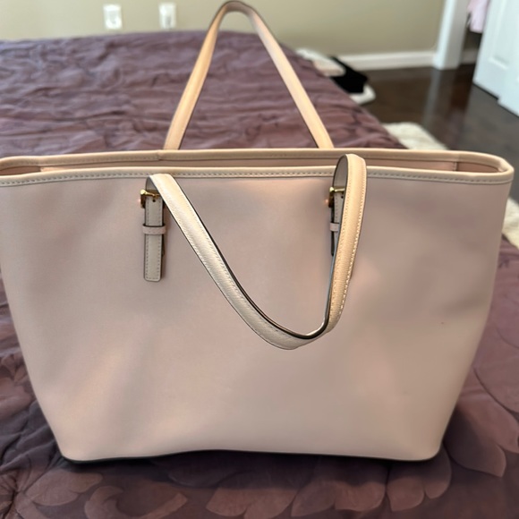 vintage pink Michael Kors bag in brand new condition with two dust bags included - Picture 4 of 9